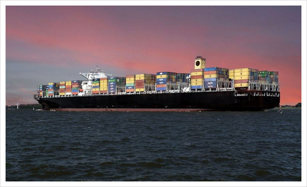 Containerschiff in Deutschland und Ausland neu / gebraucht kaufen.